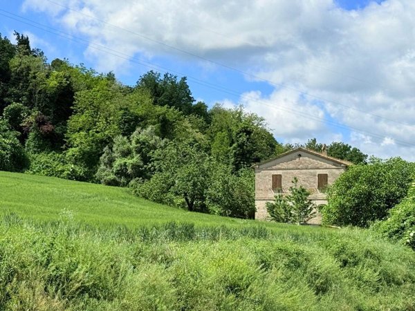 casa semindipendente in vendita a Fossombrone