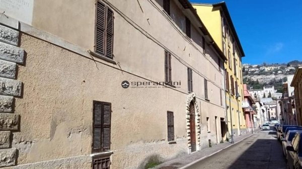 casa indipendente in vendita a Fossombrone