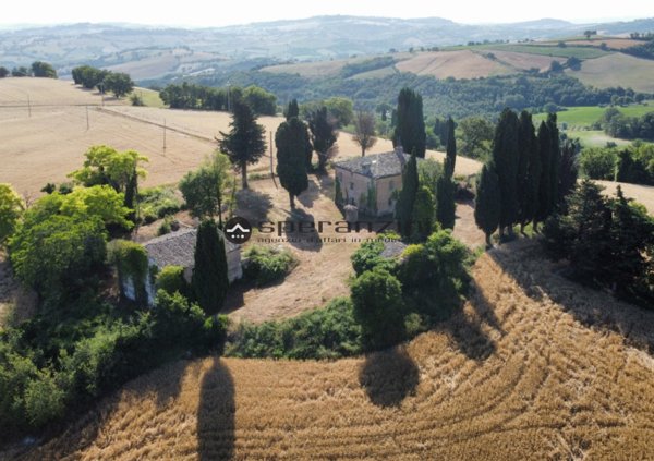 casa indipendente in vendita a Fossombrone in zona Mont'Alto