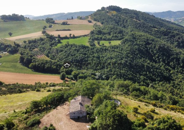 casa indipendente in vendita a Fossombrone in zona Mont'Alto
