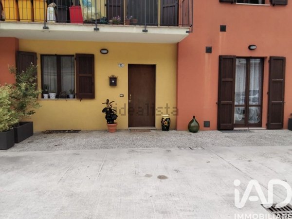 appartamento in vendita a Fossombrone in zona Calmazzo