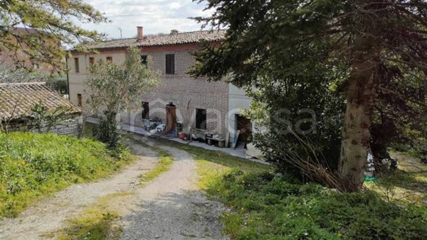 casa indipendente in vendita a Fossombrone in zona San Lazzaro