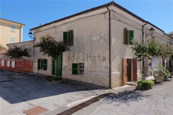 casa semindipendente in vendita a Fratte Rosa in zona Torre San Marco