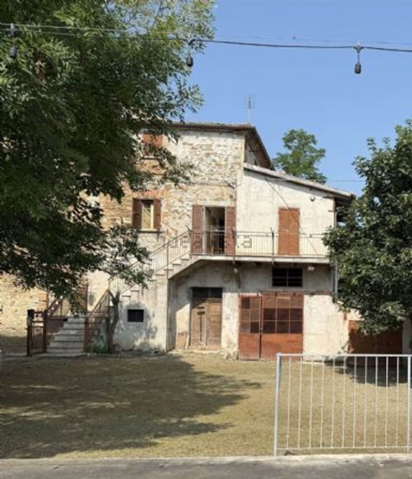 casale in vendita a Fratte Rosa