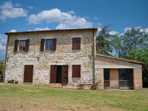 casa indipendente in vendita a Fratte Rosa