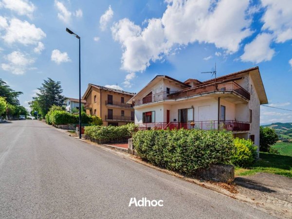 casa indipendente in vendita a Fratte Rosa