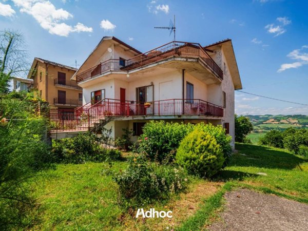 casa indipendente in vendita a Fratte Rosa