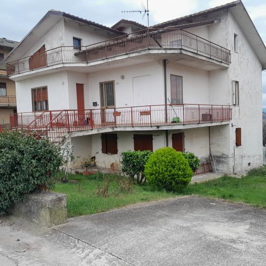casa indipendente in vendita a Fratte Rosa