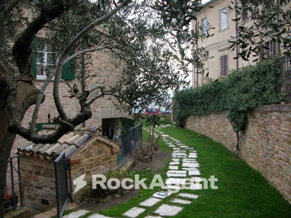 casa indipendente in vendita a Fratte Rosa