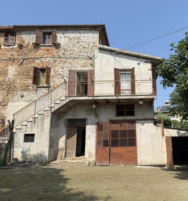 casa indipendente in vendita a Fratte Rosa