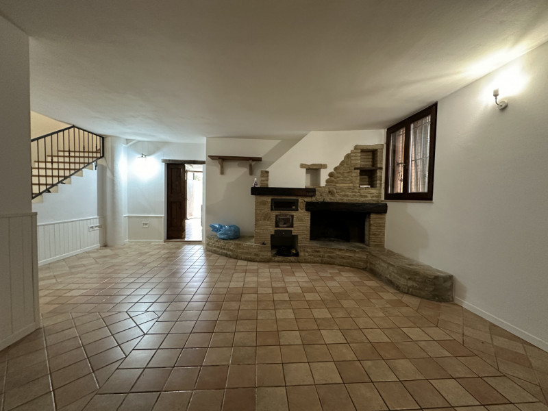 appartamento in vendita a Fratte Rosa