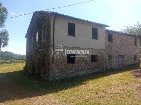 casa indipendente in vendita a Fratte Rosa