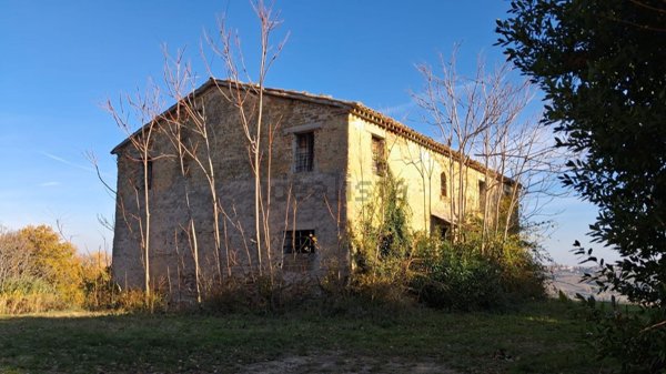 pentavano in vendita a Fratte Rosa