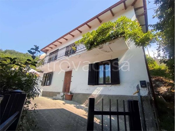 casa indipendente in vendita a Frontino