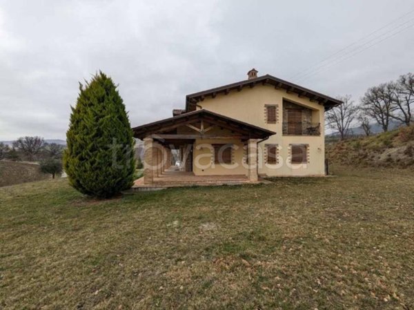 casa indipendente in vendita a Frontino