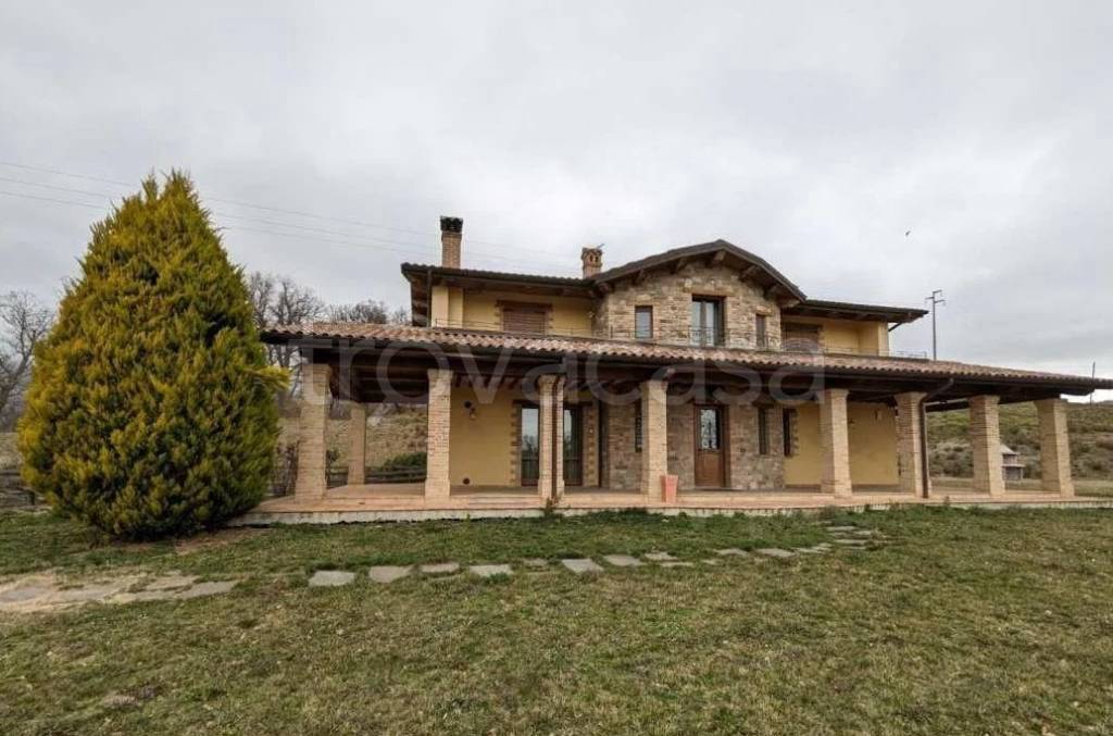 negozio in vendita a Frontino in zona Ponte Nuovo