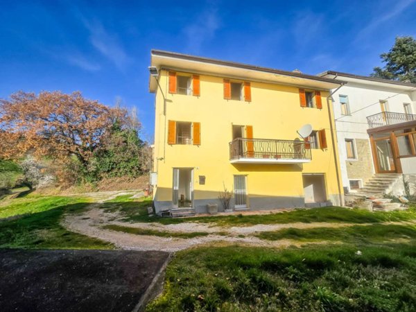casa indipendente in vendita a Frontino