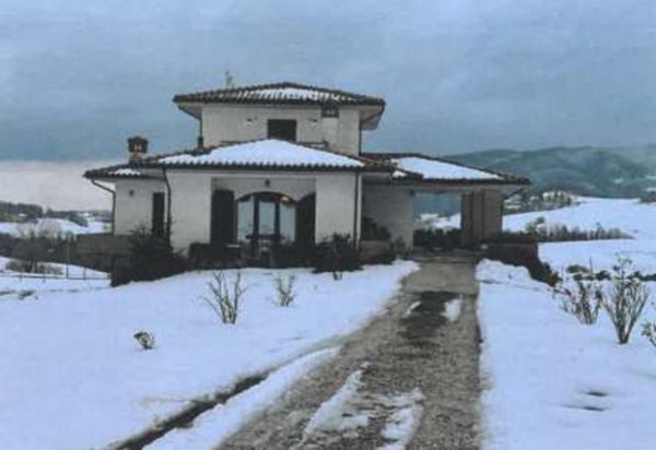 casa indipendente in vendita a Frontone
