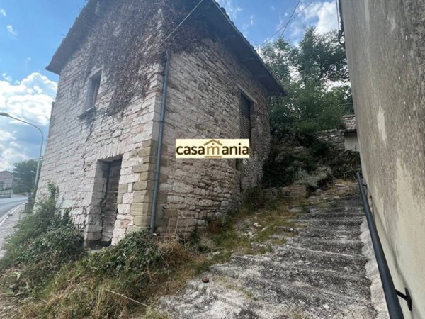 casa indipendente in vendita a Frontone