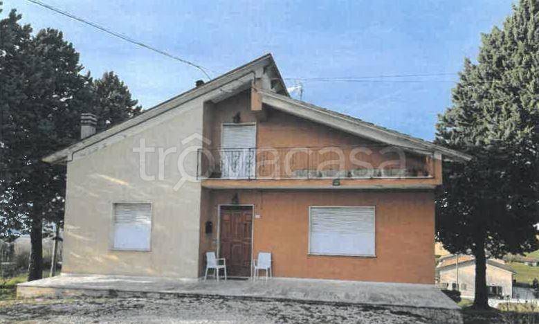 casa indipendente in vendita a Frontone