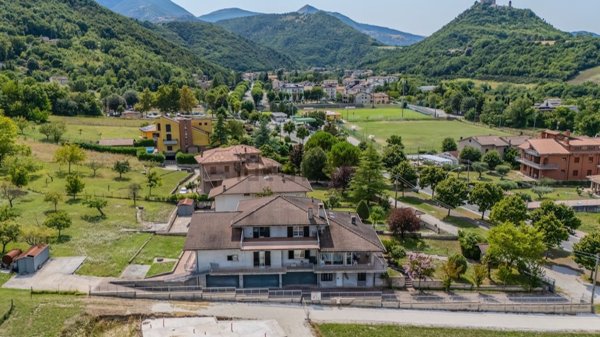 casa semindipendente in vendita a Frontone