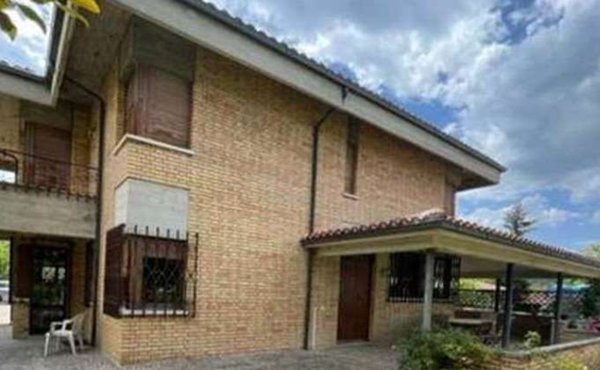 casa indipendente in vendita a Frontone