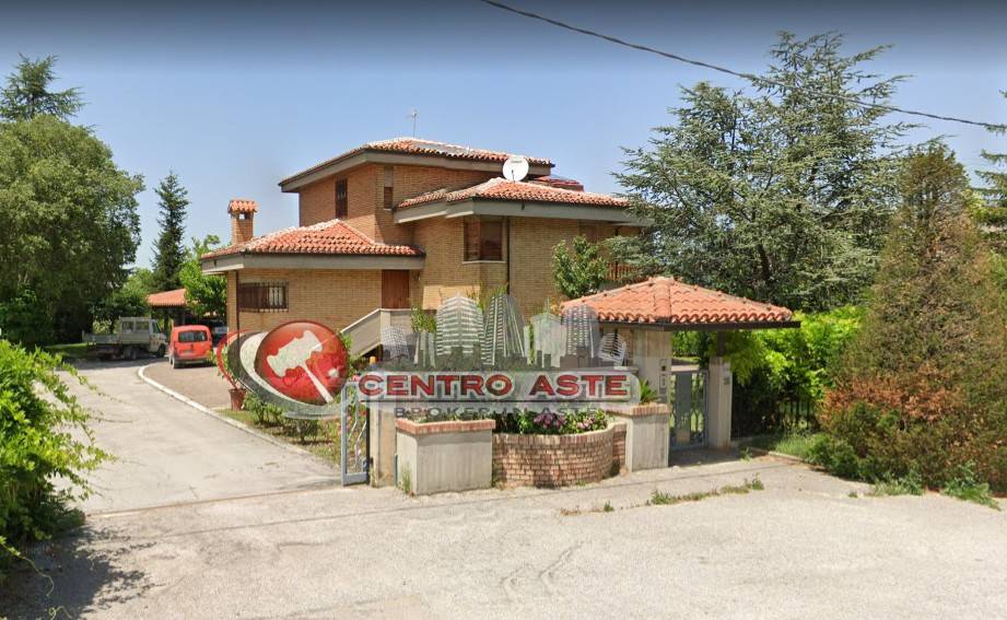casa indipendente in vendita a Frontone