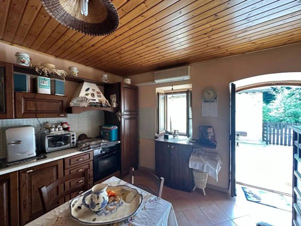 casa indipendente in vendita a Frontone