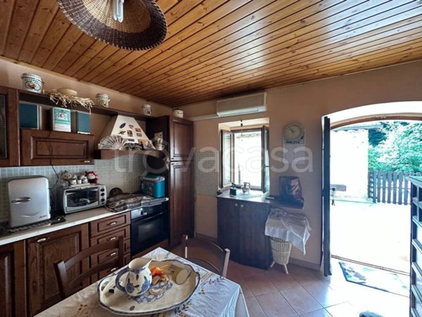 casa indipendente in vendita a Frontone