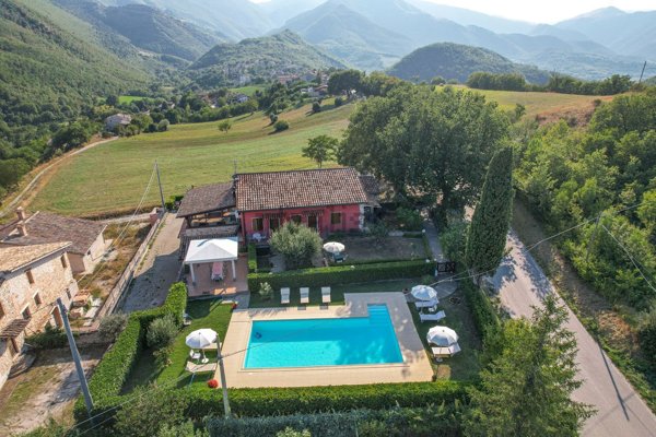 casa indipendente in vendita a Frontone