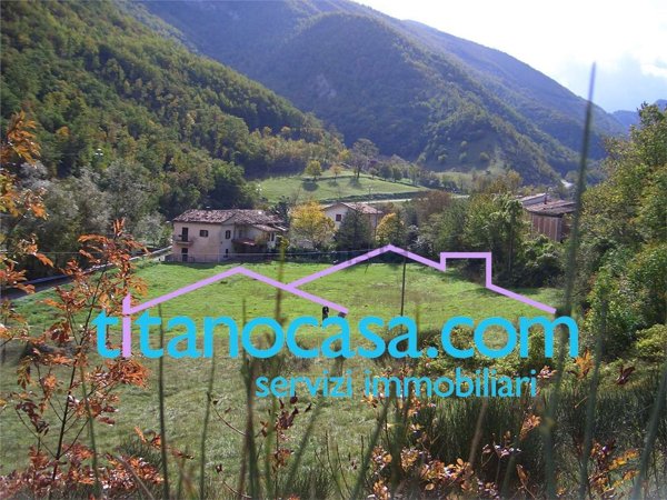 casa indipendente in vendita a Frontone