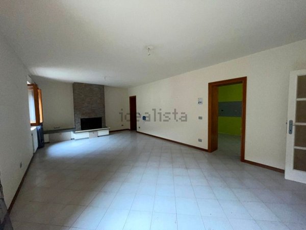 casa indipendente in vendita a Frontone