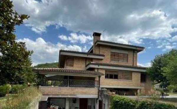 casa indipendente in vendita a Frontone