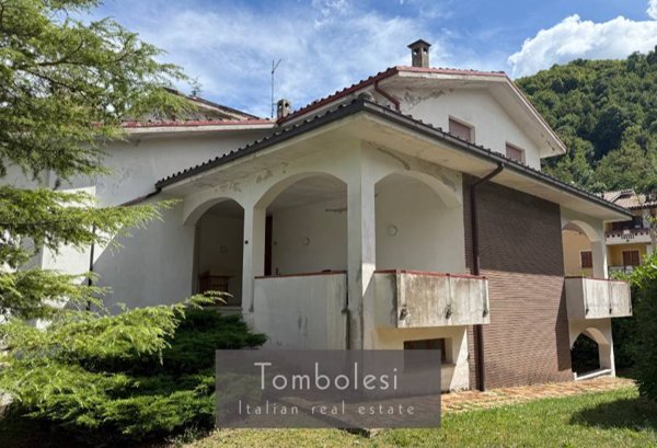 casa indipendente in vendita a Frontone