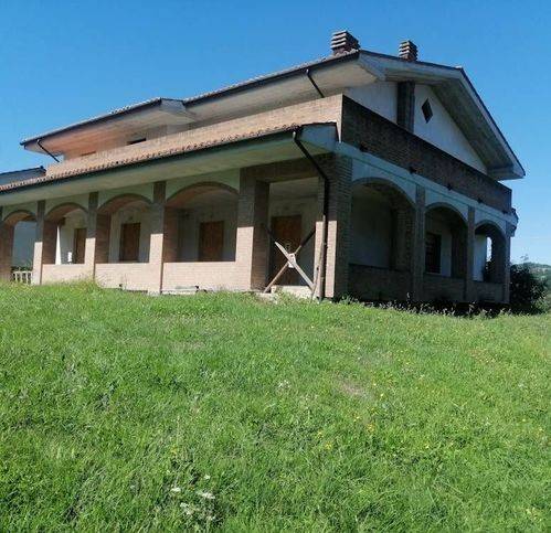 casa indipendente in vendita a Frontone