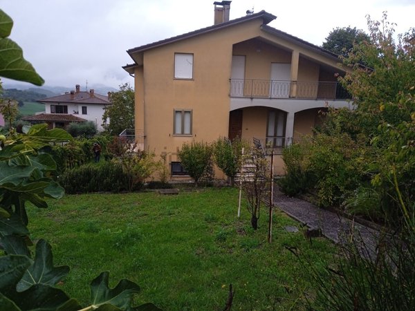 casa indipendente in vendita a Frontone