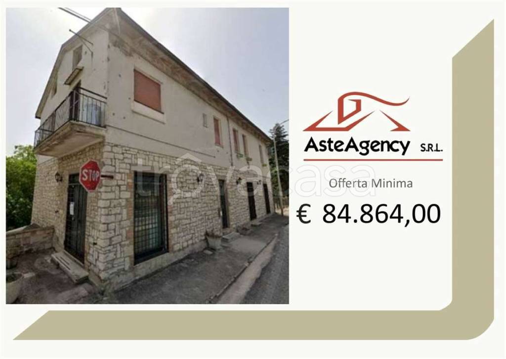 casa indipendente in vendita a Frontone