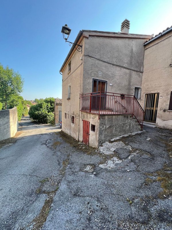 casa indipendente in vendita a Frontone