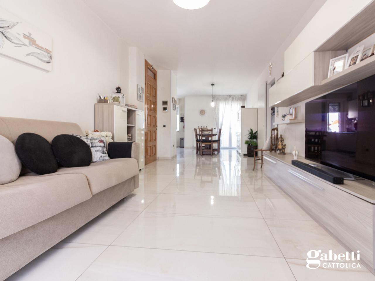 appartamento in vendita a Gabicce Mare in zona Case Badioli