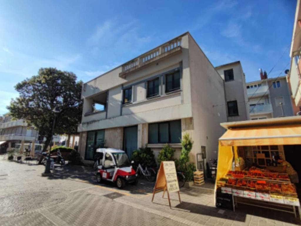intera palazzina in vendita a Gabicce Mare