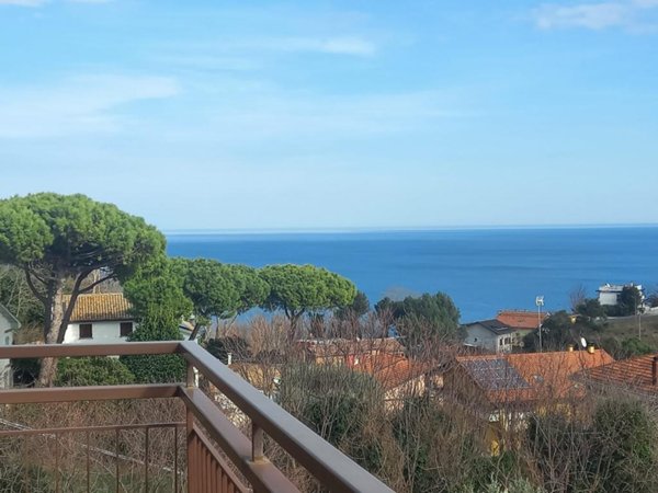 appartamento in vendita a Gabicce Mare in zona Gabicce Monte