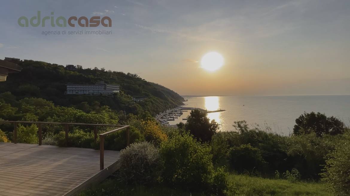 appartamento in vendita a Gabicce Mare in zona Gabicce Monte