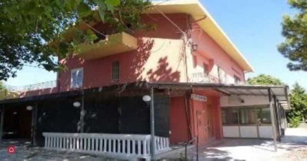 locale commerciale in vendita a Gabicce Mare in zona Case Badioli