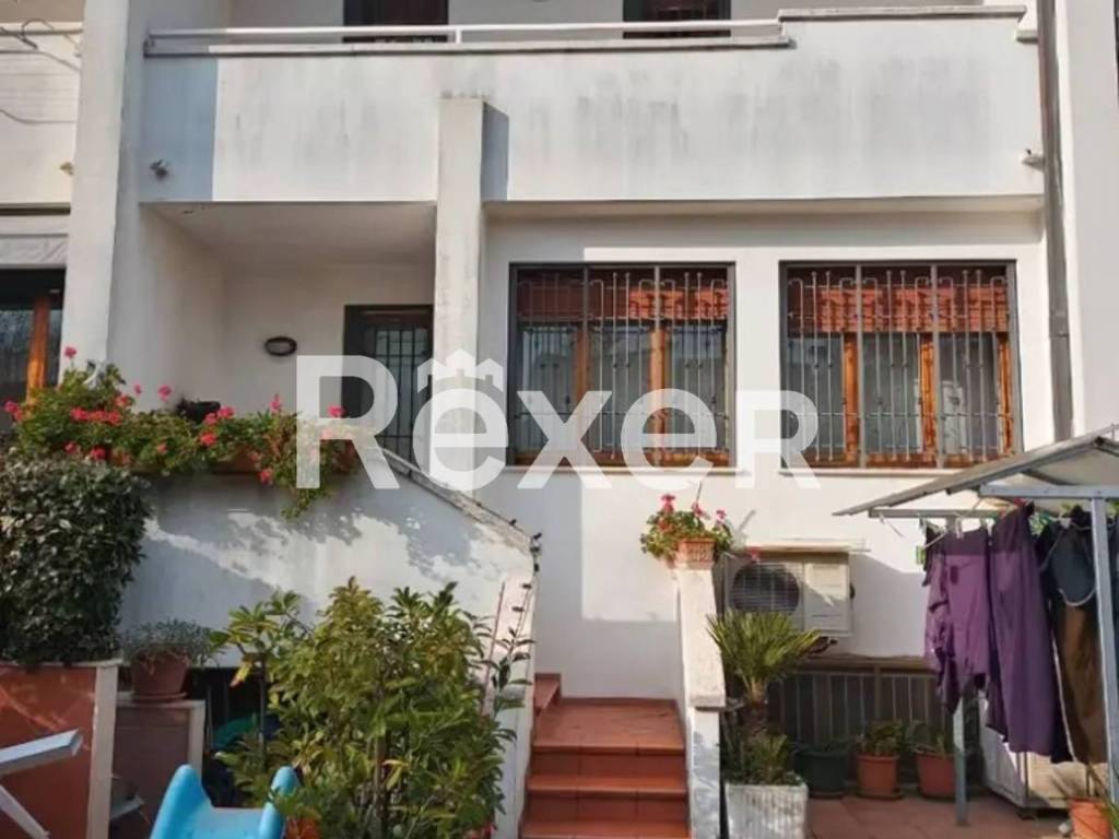casa indipendente in vendita a Gabicce Mare in zona Case Badioli