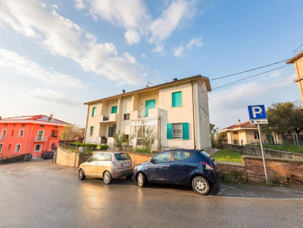 appartamento in vendita a Gabicce Mare in zona Gabicce Monte