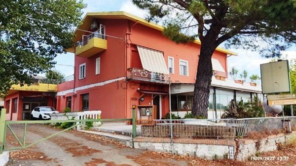 locale commerciale in vendita a Gabicce Mare