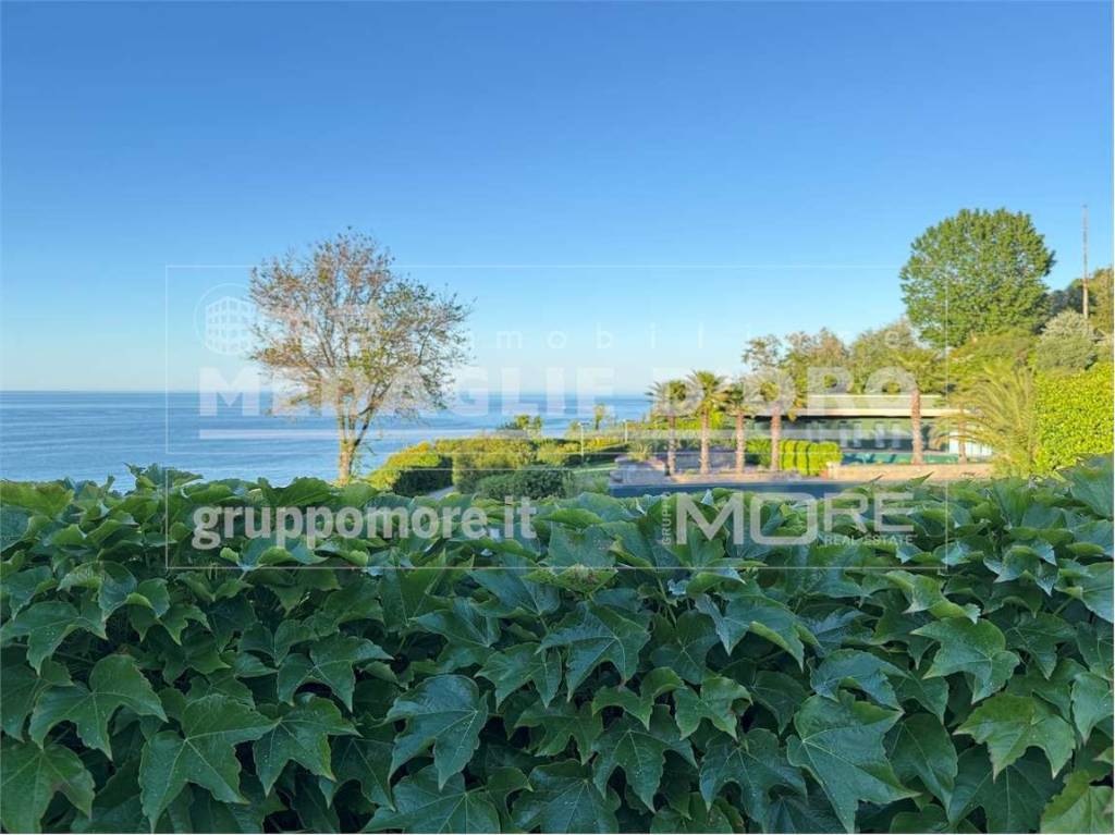 appartamento in vendita a Gabicce Mare in zona Gabicce Monte