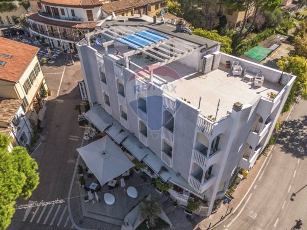 intera palazzina in vendita a Gabicce Mare in zona Gabicce Monte
