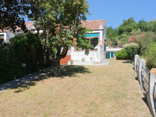 casa indipendente in vendita a Gabicce Mare in zona Gabicce Monte