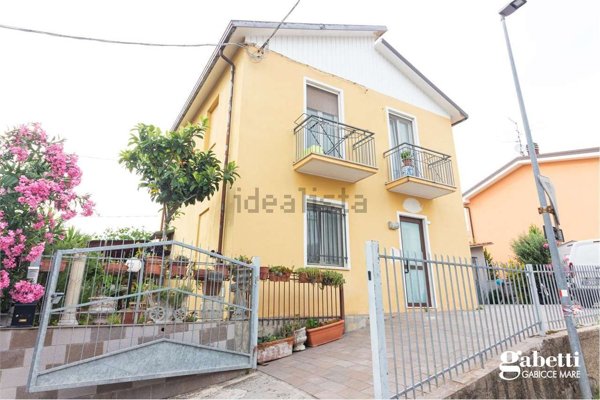 casa indipendente in vendita a Gabicce Mare in zona Case Badioli